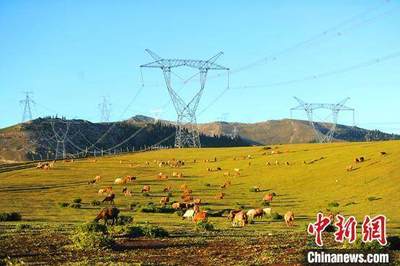 新疆超特高壓電網助力"風光"變"綠電"